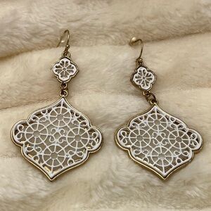 White and Gold Filigree Earrings NWOT
